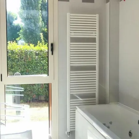 Glamour House, Comoda A Tutti I Servizi Apartment