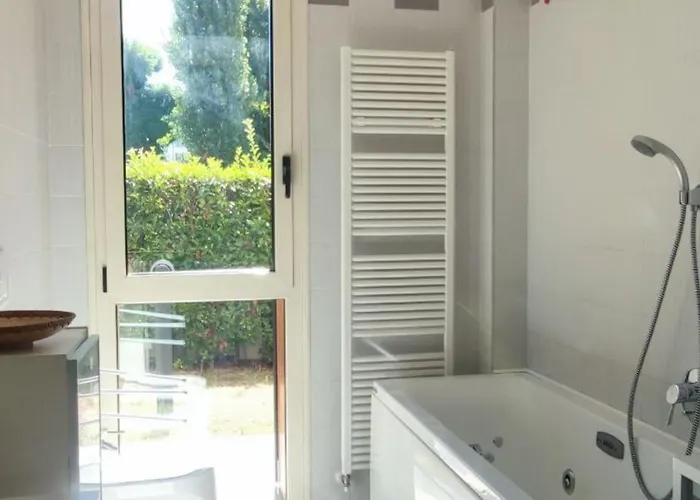 Glamour House, Comoda A Tutti I Servizi Apartament