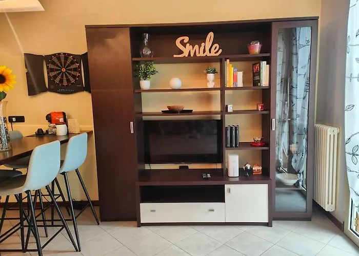 Glamour House, Comoda A Tutti I Servizi * Parma