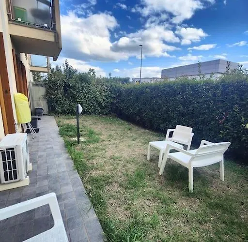 Glamour House, Comoda A Tutti I Servizi * Parma