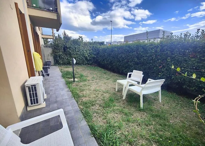 Glamour House, Comoda A Tutti I Servizi Parma